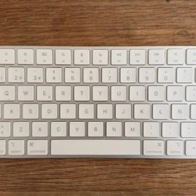 Apple Magic Keyboard TouchID スペイン配列