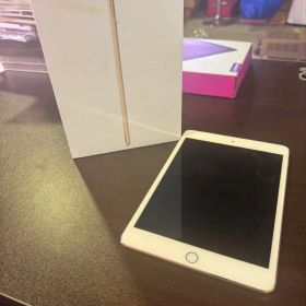 s927 Apple iPad mini 4 A1550シルバー ジャンク