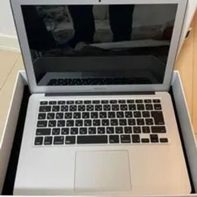 【美品＋外箱＋各種おまけ付】APPLE MacBook Air MQD32J/A