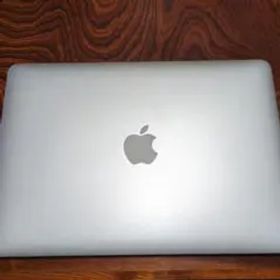 【美品】Apple MacBook Air 2017 シルバー13インチ