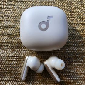 Anker soundcore p40i イヤホン オフホワイト【美品】