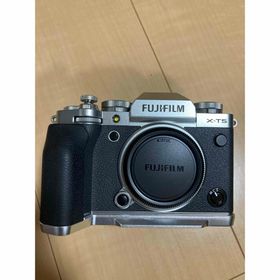 フジフイルム(富士フイルム)の【保証あり】【おまけ付き】富士フイルム X-T5 シルバー (ミラーレス一眼)
