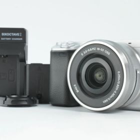 【美品】シャッターカウント 1598回 Sony Alpha α6400 w/ 16-50mm Lens Silver ソニー ミラーレス一眼レフカメラ シルバーEF-TN-JP1786