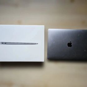 Apple MacBook Air 2020 13インチ