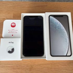 iPhone XR ホワイト 64GB docomo Air Tag限定品付