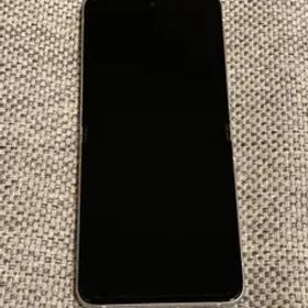 【未使用】Galaxy Z Flip3 5G ドコモ リフレッシュ品 クリーム