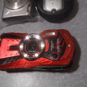 ⭕️動作品❤️リコー★WG３０❤️人気色 赤★防水カメラ