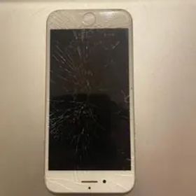 iPhone 7 シルバー ひび割れあり