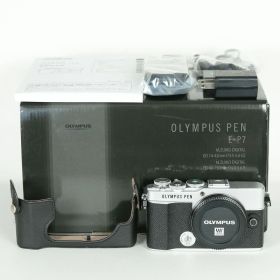 [新品同様 | シャッター数558回｜純正レザーケース付] OLYMPUS PEN E-P7 [ボディ シルバー] | マイクロフォーサーズマウント