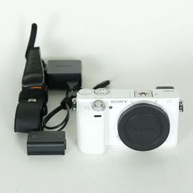 [良品 | シャッター数40,204回] SONY α6000（ILCE-6000） [ボディ ホワイト] | SONY Eマウント