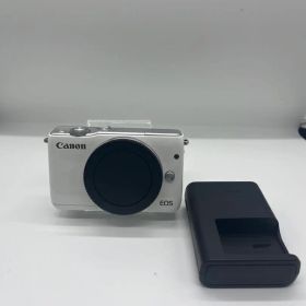 Canon EOS M10 ホワイトミラーレス一眼