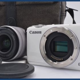 キヤノン Canon EOS M10 + Canon EF-M 15-45mm F3.5-6.3 IS STM バック型ケース、バッテリー他 #f00037