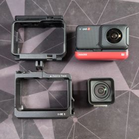 Insta360 ONE R 本体と付属品