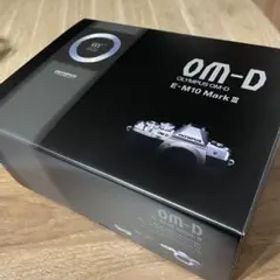 オリンパスOM-D E-M10 MarkIII EZダブルズームキット ブラック