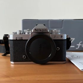 Nikon Z fc シルバー本体