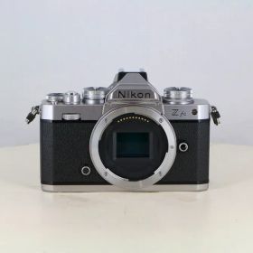 【中古】(ニコン) Nikon Z fc ボディ シルバー
