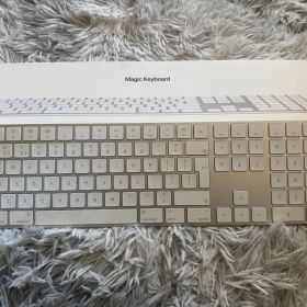 Magic Keyboard （テンキー付き）-英語（UK）