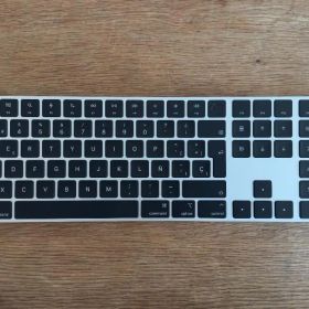 Apple Magic Keyboard TouchID テンキー付 西語配列