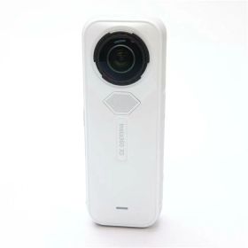 【中古】 《美品》 Insta360 X5 エッセンシャルバンドル サテンホワイト [ デジタルカメラ ]