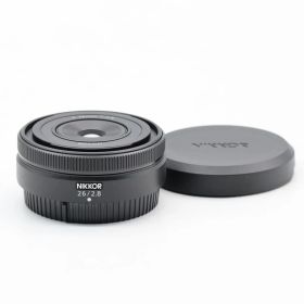 Nikon NIKKOR Z 26mm f/2.8｜Zマウント 単焦点レンズ｜フルサイズ対応 パンケーキ設計・超薄型軽量・スナップ／旅行向け ニコン【中古】