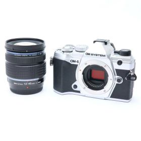 【中古】 《美品》 OM SYSTEM OM-5 12-45mm F4.0 PRO レンズキット シルバー 【レンズ内クリーニング/各部点検済】 [ デジタルカメラ ]