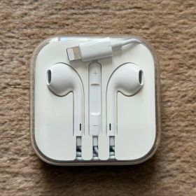 Apple EarPods with Lightning Connector