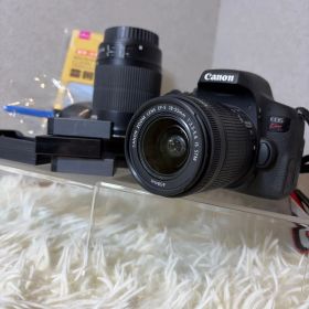 【極美品】Canon EOS Kiss X8i デジタル一眼レフ 付属品多数