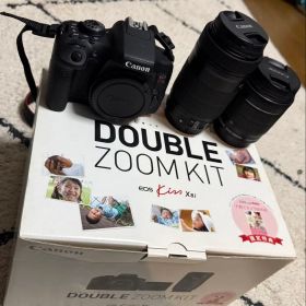 【お得！】Canon EOS kiss x8i ダブルズームキット 箱あり