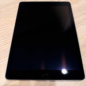 iPad 第6世代 本体 美品