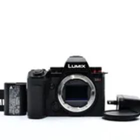★新品級★ パナソニック Panasonic LUMIX S5II ボディ DC-S5M2 ブラック 《付属品多数！》★完動品★ #551P971A512202