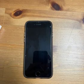 Apple iPhone SE(第二世代) ケース付き