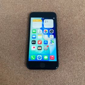 4055【早い者勝ち】比較的美品☆iPhoneSE2 64GB SIMフリー☆