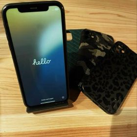 Apple iPhone 11 スペースグレー ケース付き