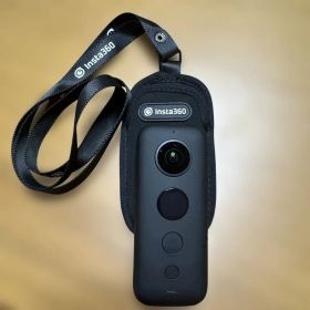 Insta360 ONE X 本体 ストラップ付きケース