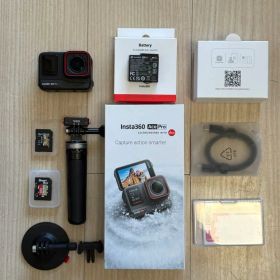 Insta360 Ace Pro 本体とアクセサリー一式