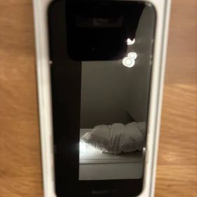 Apple iPhone SE第3世代64GB 美品SIMフリー スターライト