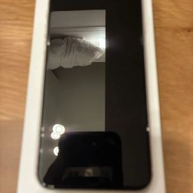 Apple iPhone SE 第3世代 64GB美品SIMフリースターライト