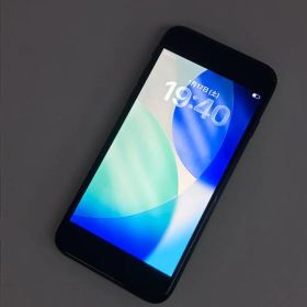 バッテリー新品iPhoneSE第3世代 64GB SIMフリー