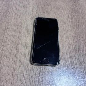 値下げ可能 iPhone SE (第3世代) ブラック フィルムに傷あり