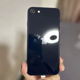 iPhoneSE 第3世代 ミッドナイト バッテリー87% SIMフリー