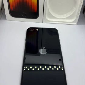 バッテリー97% Apple iPhone SE (第3世代) ブラック 本体