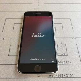 iPhone SE (第３世代) スターライト 64GB