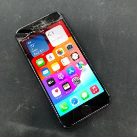 【訳あり品】iPhone SE 第3世代 docomoSIMロック解除済 64GB ブラック【保証なし】