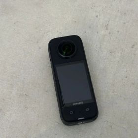 Insta360 X3 アクションカメラ 本体 三脚付き