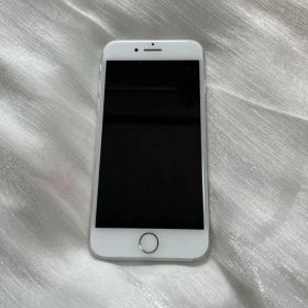 Apple iPhone 8 シルバー 本体