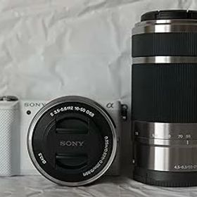 【中古】［非常に良い］SONY ミラーレス一眼 α5000 ダブルズームレンズキット ホワイト ILCE-5000Y-W