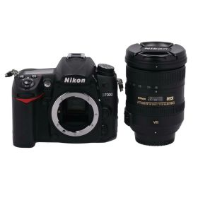 Nikon ニコン/デジタル一眼/D7000 18-200 VR II レンズキット/2055929/Bランク/21【中古】