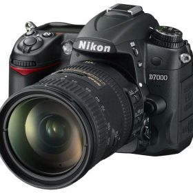 【中古】Nikon ニコン D7000 18-200 VR II レンズキット