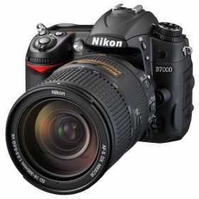 【中古】【非常に良い】Nikon デジタル一眼レフカメラ D7000 スーパーズームキット AF-S DX NIKKOR 18-300mm f/3.5-5.6G ED VR付属 D7000 LK18-300