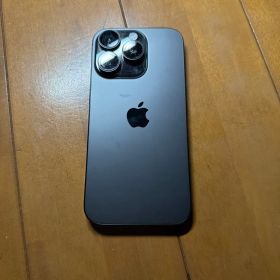 Apple iPhone 16 Pro ブラックチタニウム 本体